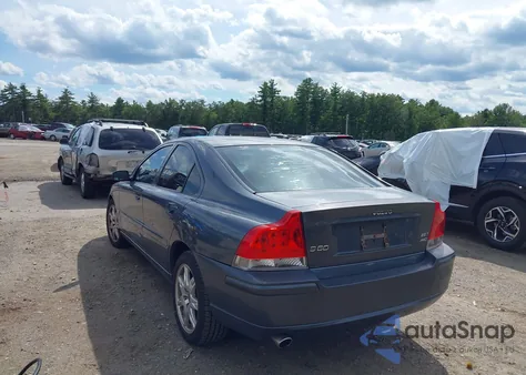 2005 Volvo S60 2.5T Awd из США, поврежденный, VIN YV1RH592752440479